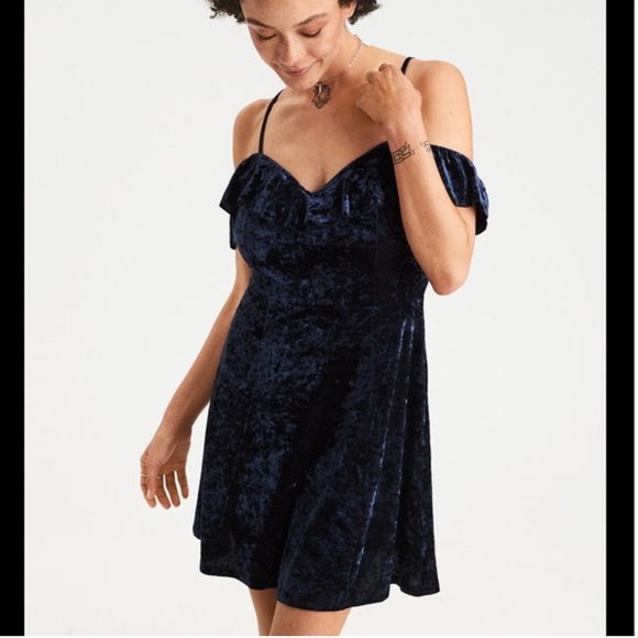 •AMERICAN EAGLE OUTFITTERS•NAVY RUFFLE VELVET/VELOUR COLD SHOULDER  DRESS MEDIUM - Picture 1 of 13